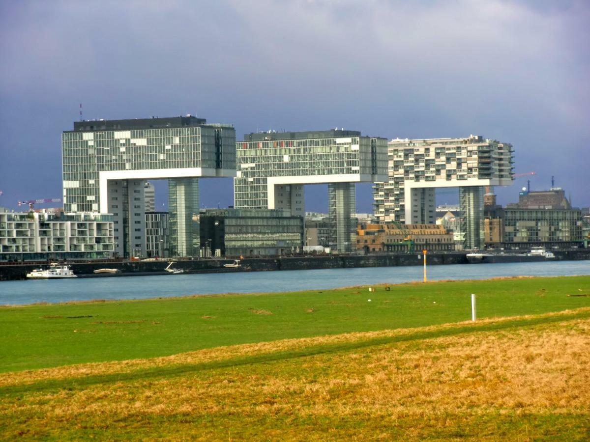 Ferienwohnung Koeln-Poll Exterior photo