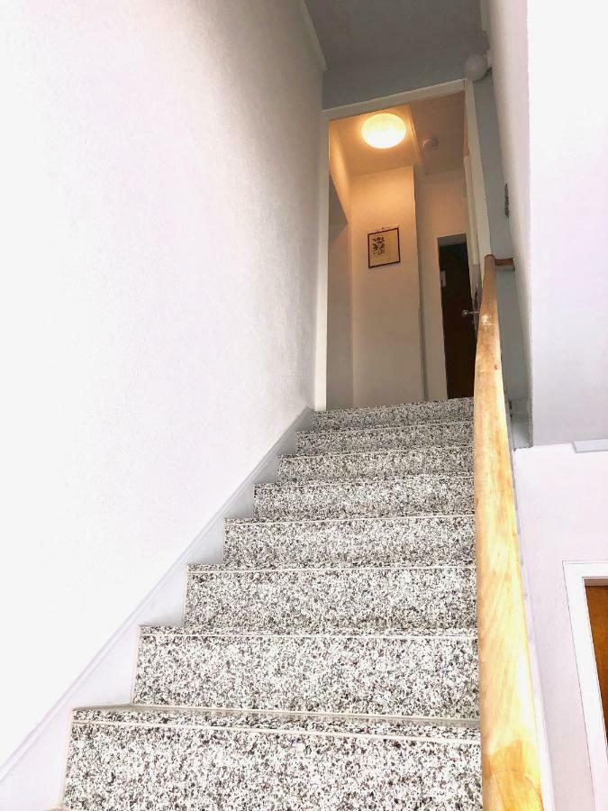 Ferienwohnung Koeln-Poll Exterior photo